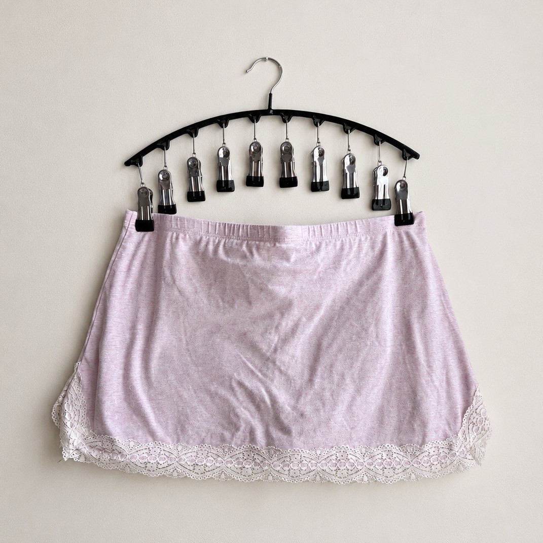 Out From Under Women’s Pink Lace Trim Half Slip, Regular Size M