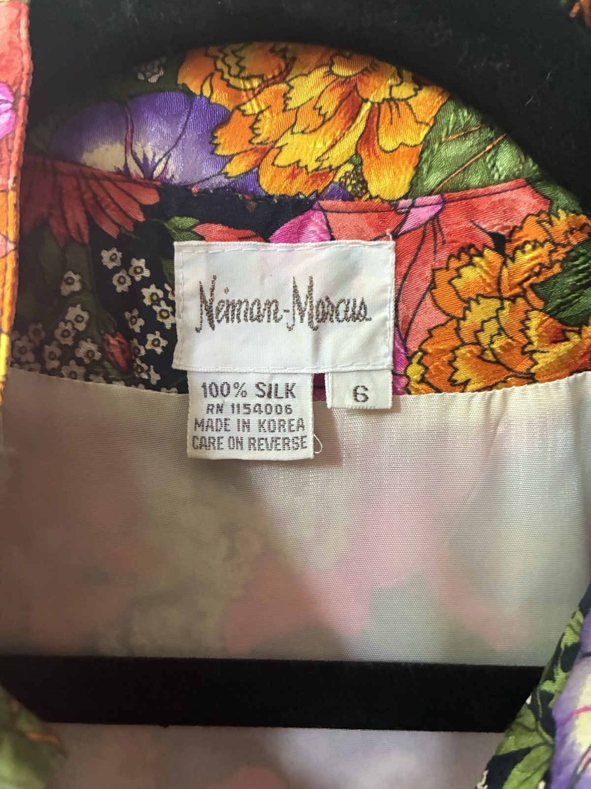 VTG Neiman Marcus 100% silk flowery maxi pleated dress, 6 runs small