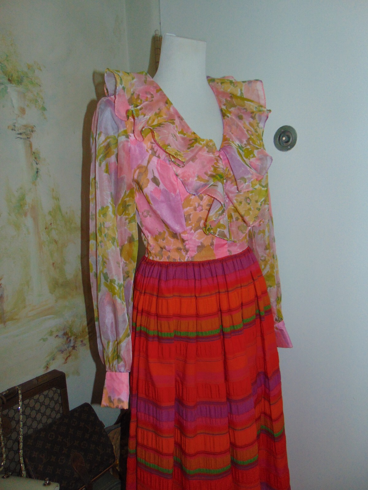 1960’s 70s LIPMANS Pink Orange Red Green Floral Dress Ruffled V Neck Maxi Womens