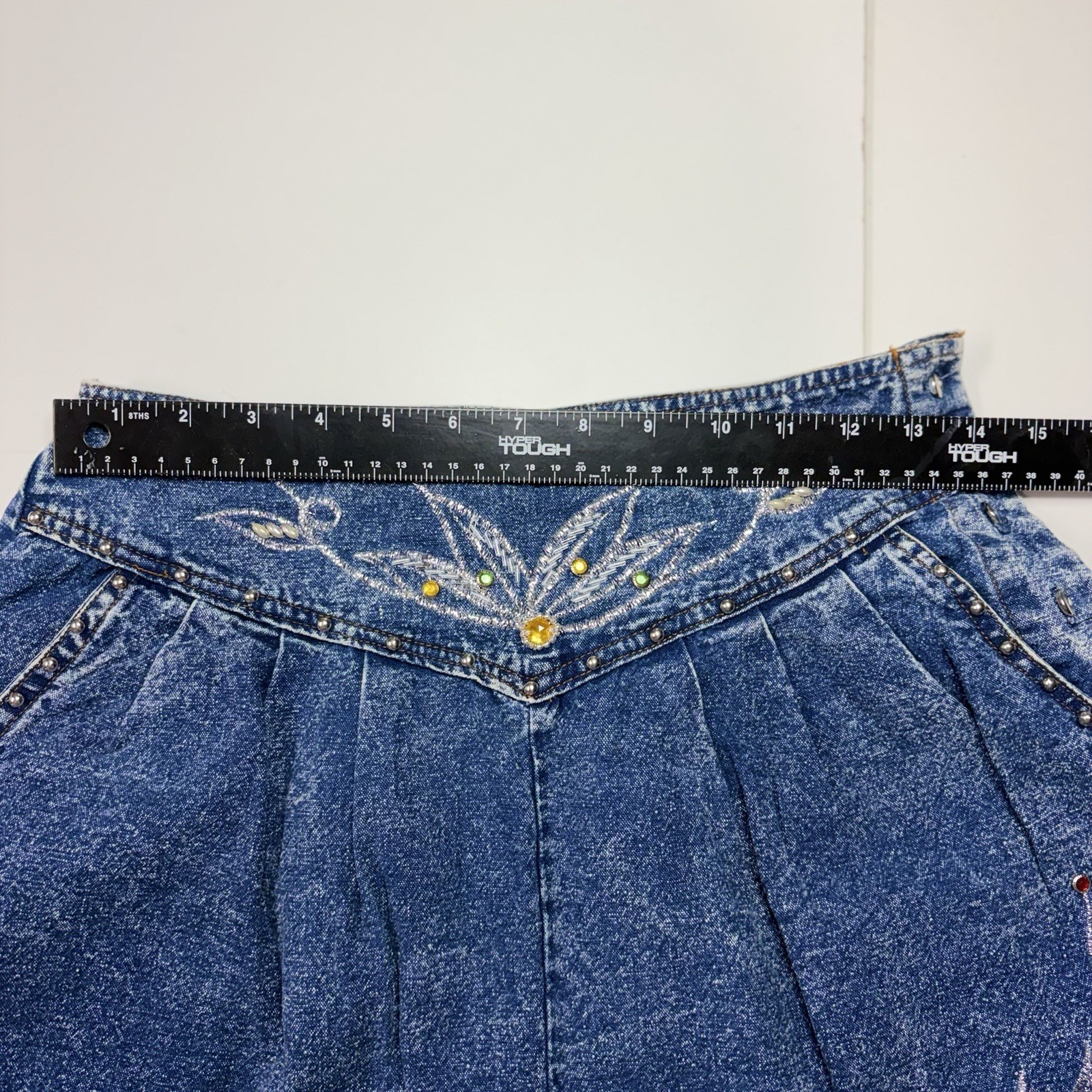 Vintage 80s Size L Pretty Bleu Womens Blue Acid Wash Beaded Embellished Shorts