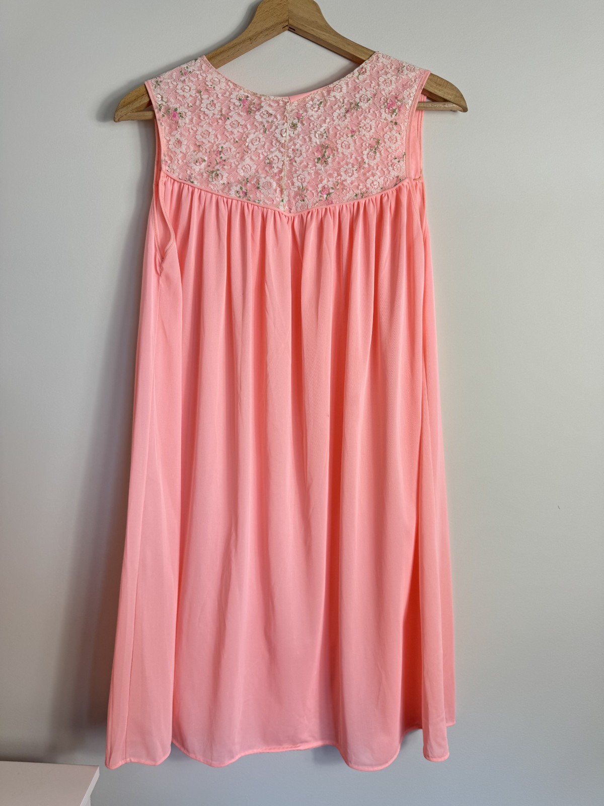 Vintage 60s/70s Pink Floral Lace Size Large Nightgown – Read Description