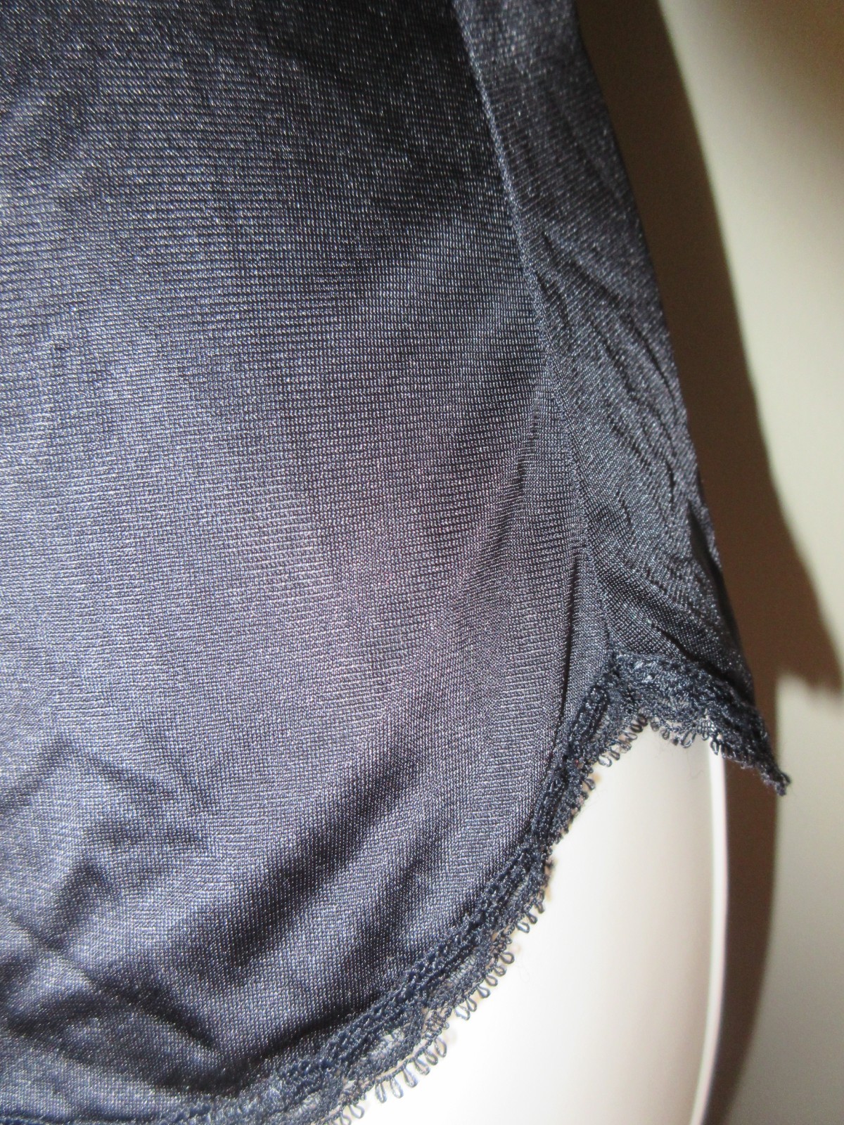 vtg VANITY FAIR 17-701 SILKY BLACK nylon LACE camisole slip top LINGERIE sz 36/M