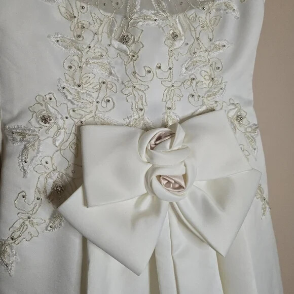 Moda Bella Vintage Off White Embroidered Gold Wedding Dress Gown with Train