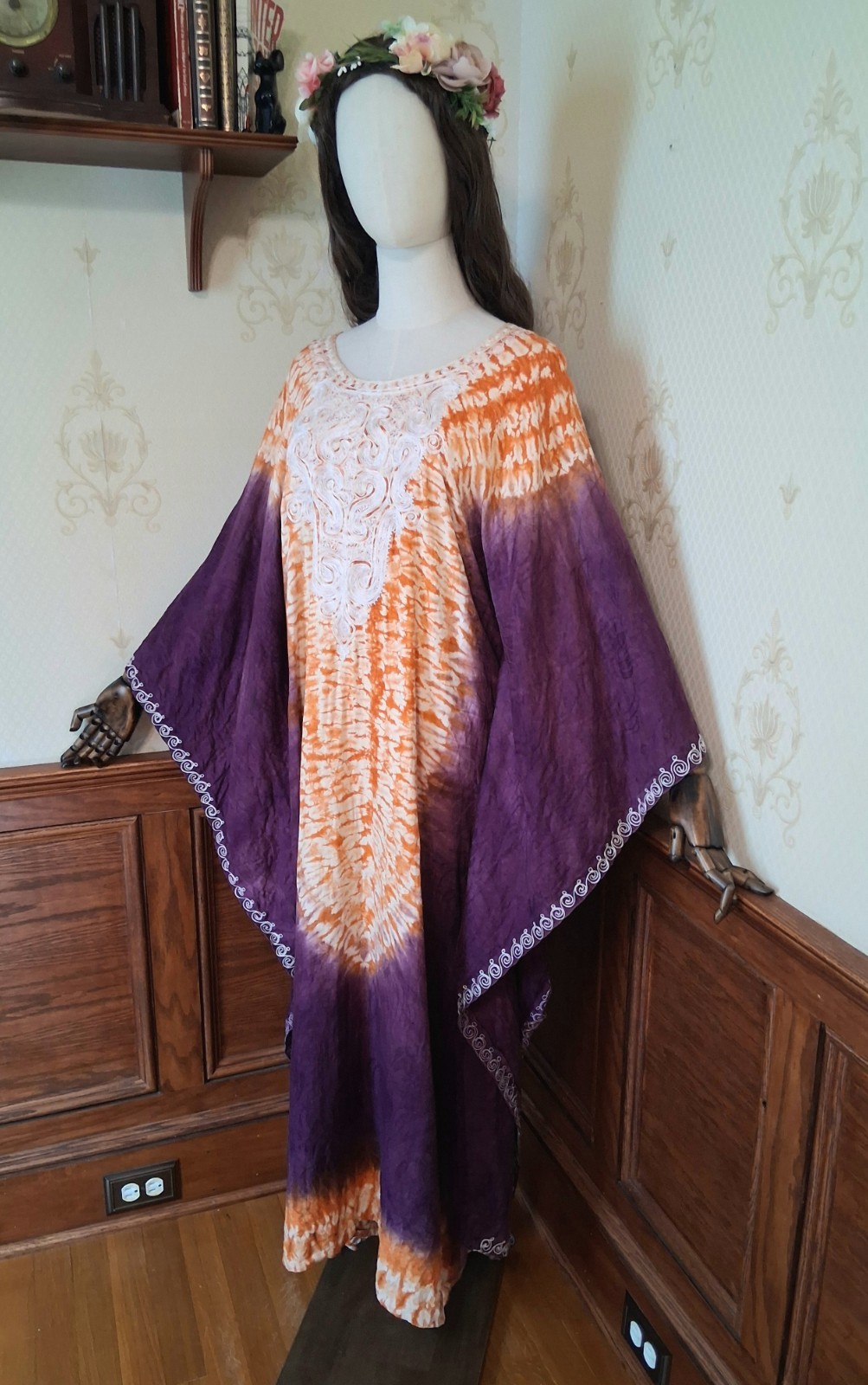 Vintage 1970s Handmade Purple Orange Embroidered Tie-Dye Bohemian Hippie Caftan
