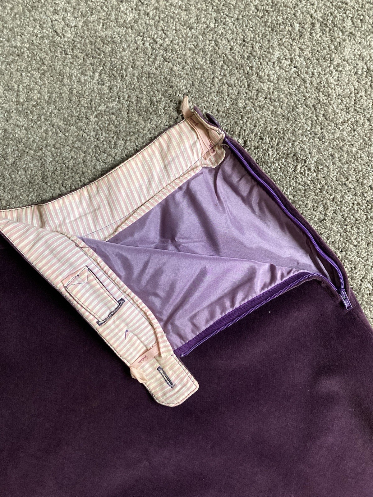 Amazing Vintage 1970’s Gudule Paris Purple Velvet Skirt Size S
