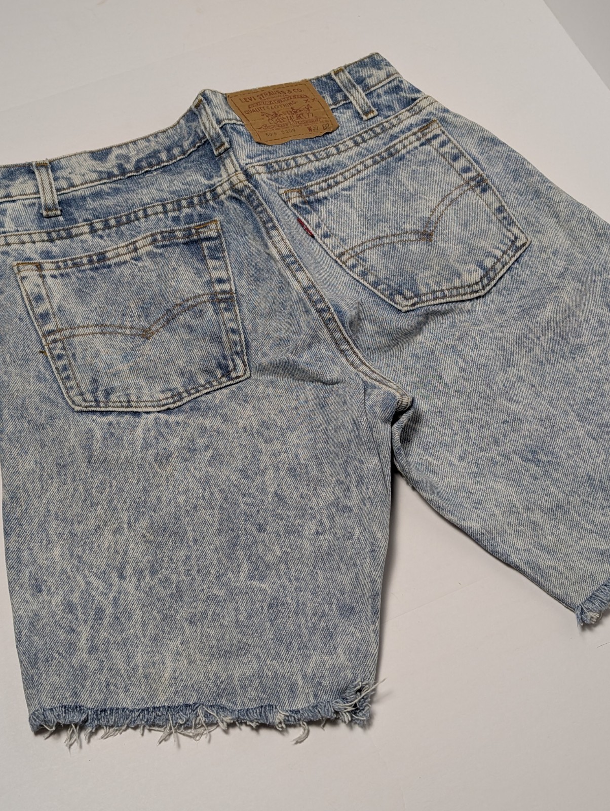 Vintage 1980s-1990s Women’s Levi Cut-Off Denim Shorts W30 Faded G-VG