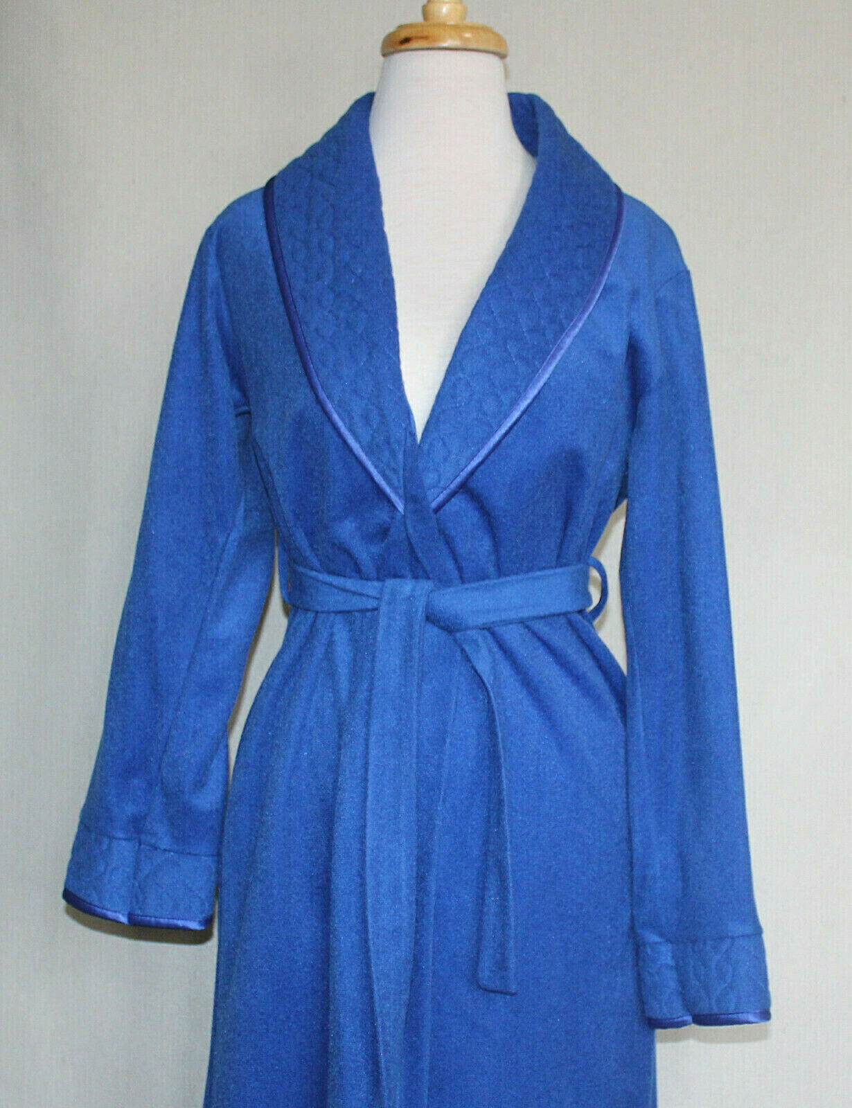 Vintage GERRY Acetate Velour BUE Bathrobe w Embossed Design Trim Size Petite Exc