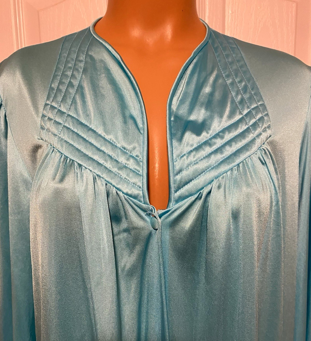 VTG 60’s VANITY FAIR TURQUOISE BLUE W/ QUILTED YOKE BUTTON DOWN LONG ROBE SZ M