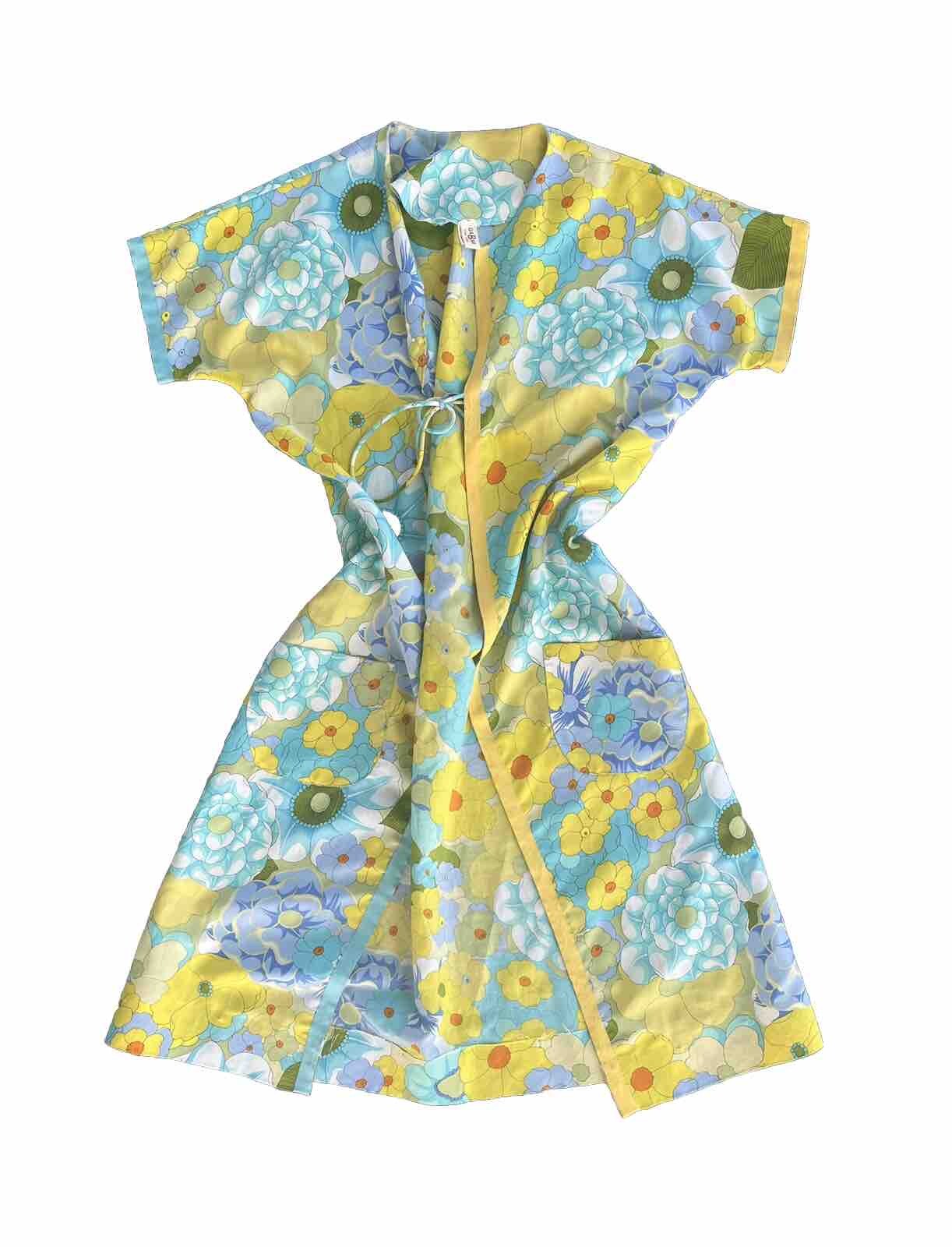 Gabar Vintage 1970s Union Made USA Vibrant Floral Robe