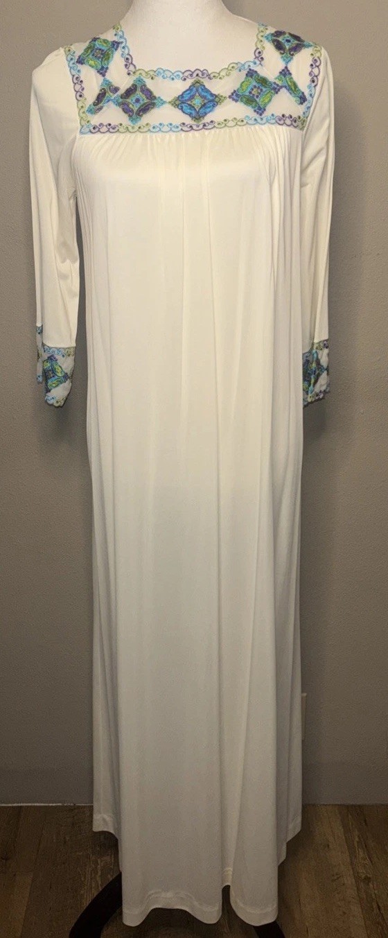 60’s GOSSARD Loungewear ARTEMIS Ivory Embroidered Robe & Nightgown Small