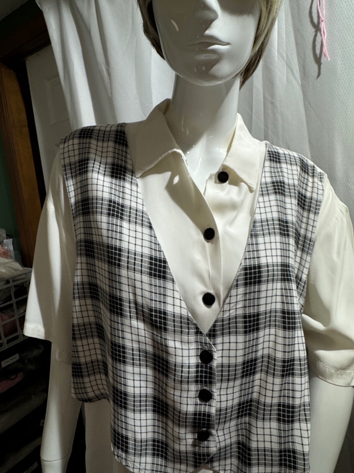 Vintage Impressions of California Large. Button Up Faux Vest White Black Plaid