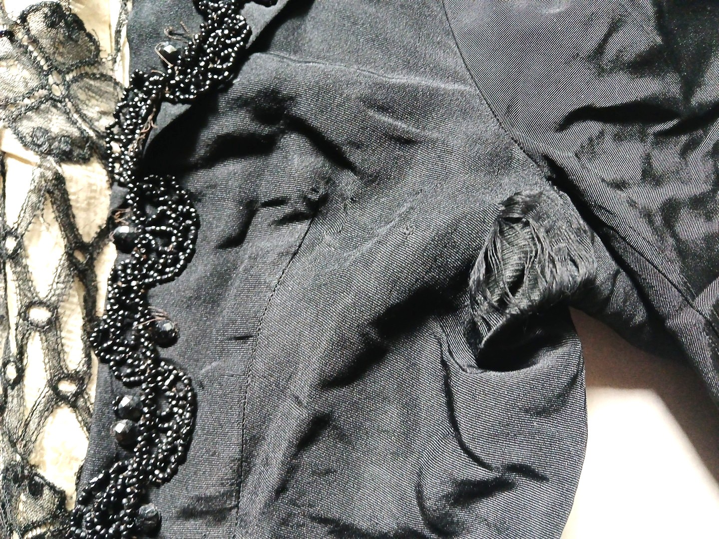 ANTIQUE VICTORIAN BLOUSE JACKET HANDMADE LACE BEAD HIGH NECK METAL TOP HOOKS BLK