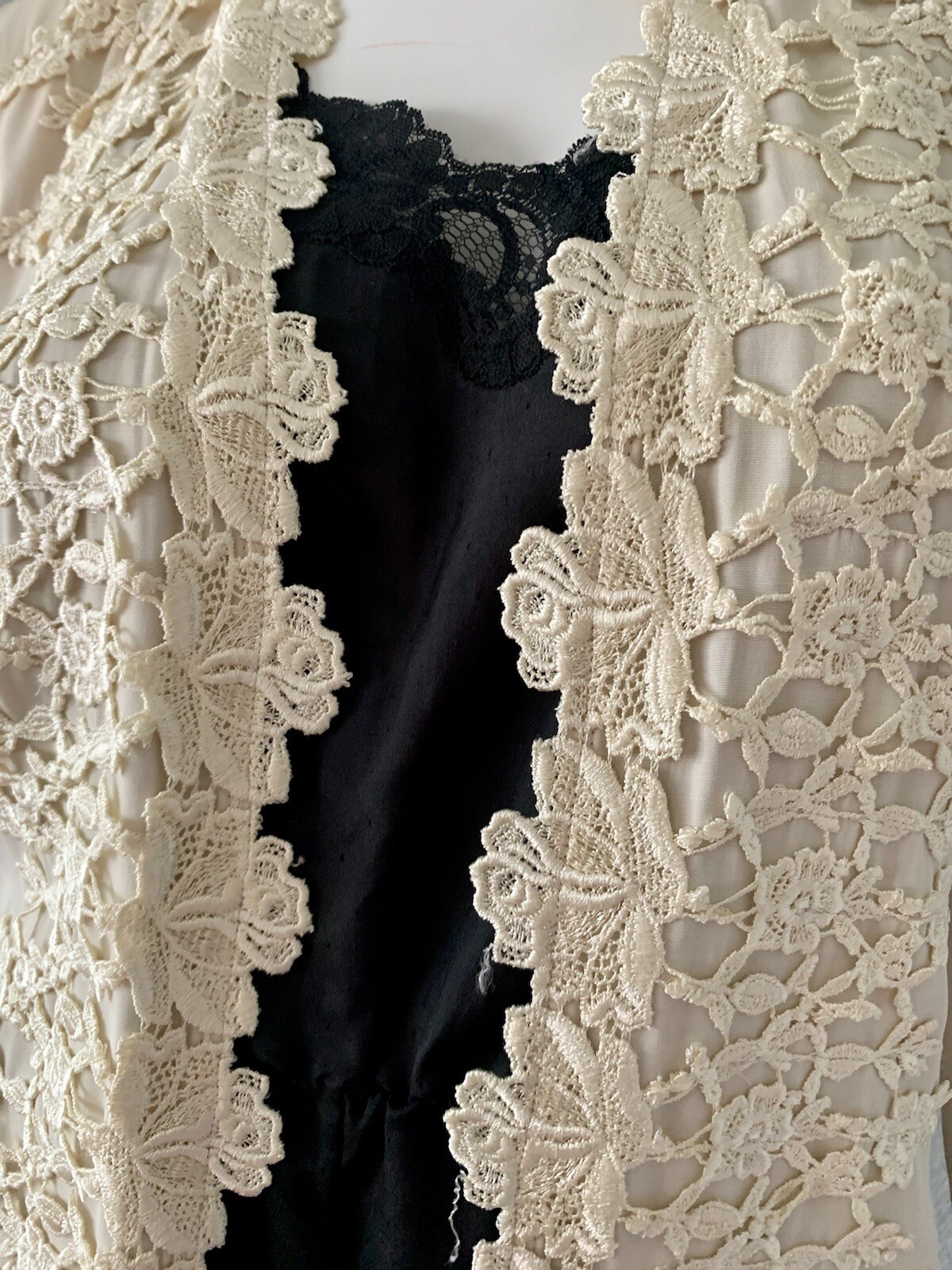 Vintage Beige Lace Cardigan Top