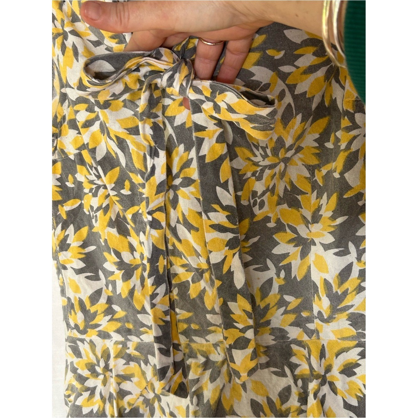 Vintage Circa 2000’s Anthropologie Sleeveless Floral Peplum Top in 100% Cotton
