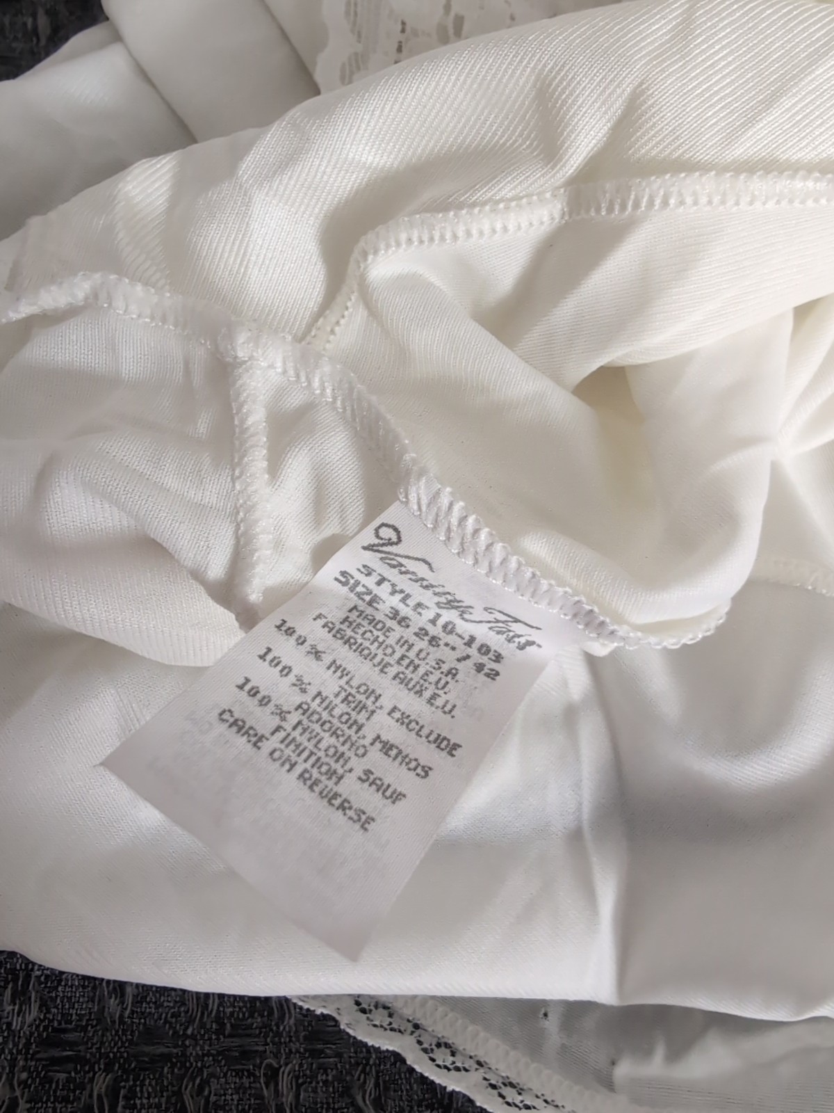 VANITY FAIR Ivory Nylon Slip Style 10-103 Size 36 26” Lace Trim
