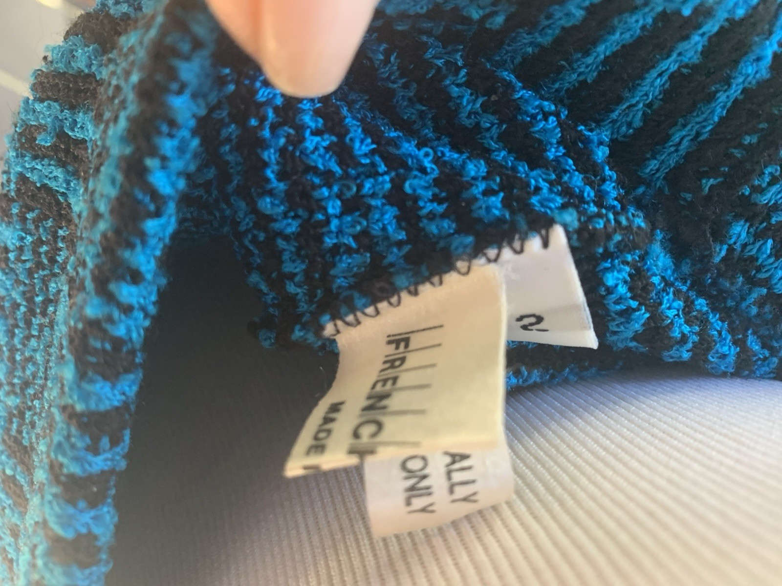 Vintage French Rags Knit Women’s Skirt In Blue/Black Design. Circa 1980s. Size 2