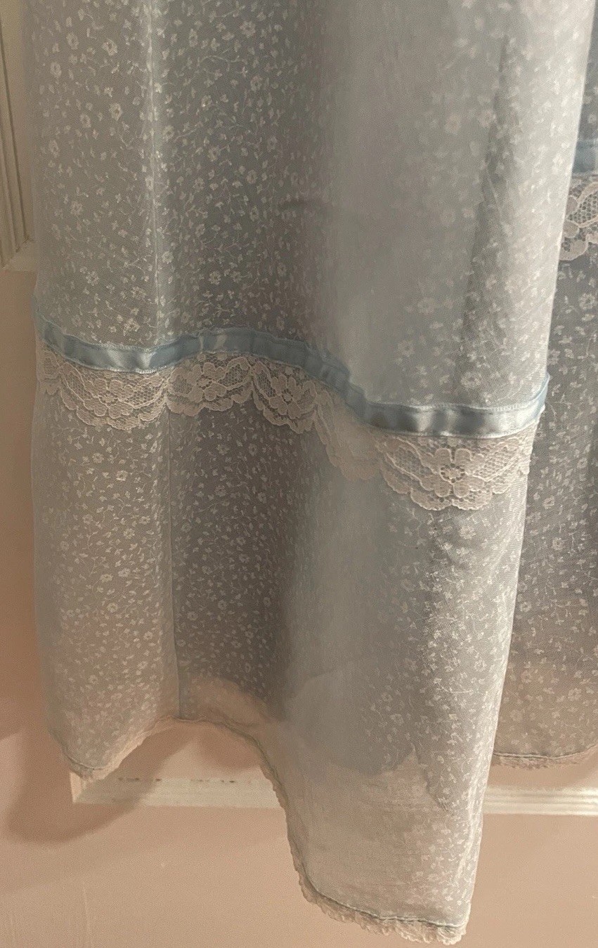 Vintage 1970’s 2Piece Maxie Dress Size Small Pale Blue & White W Bolero Top