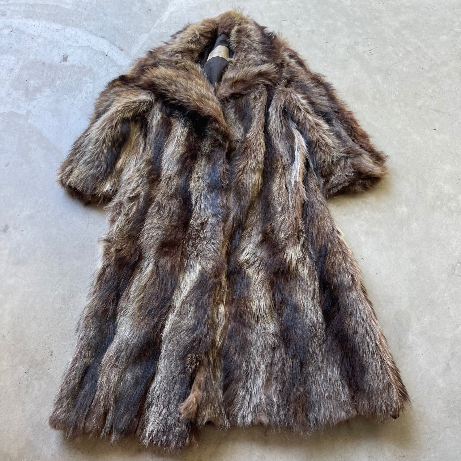 Nicholas Furs New Haven Vintage Raccoon Fur Coat Brown Grey Shawl Collar Lined