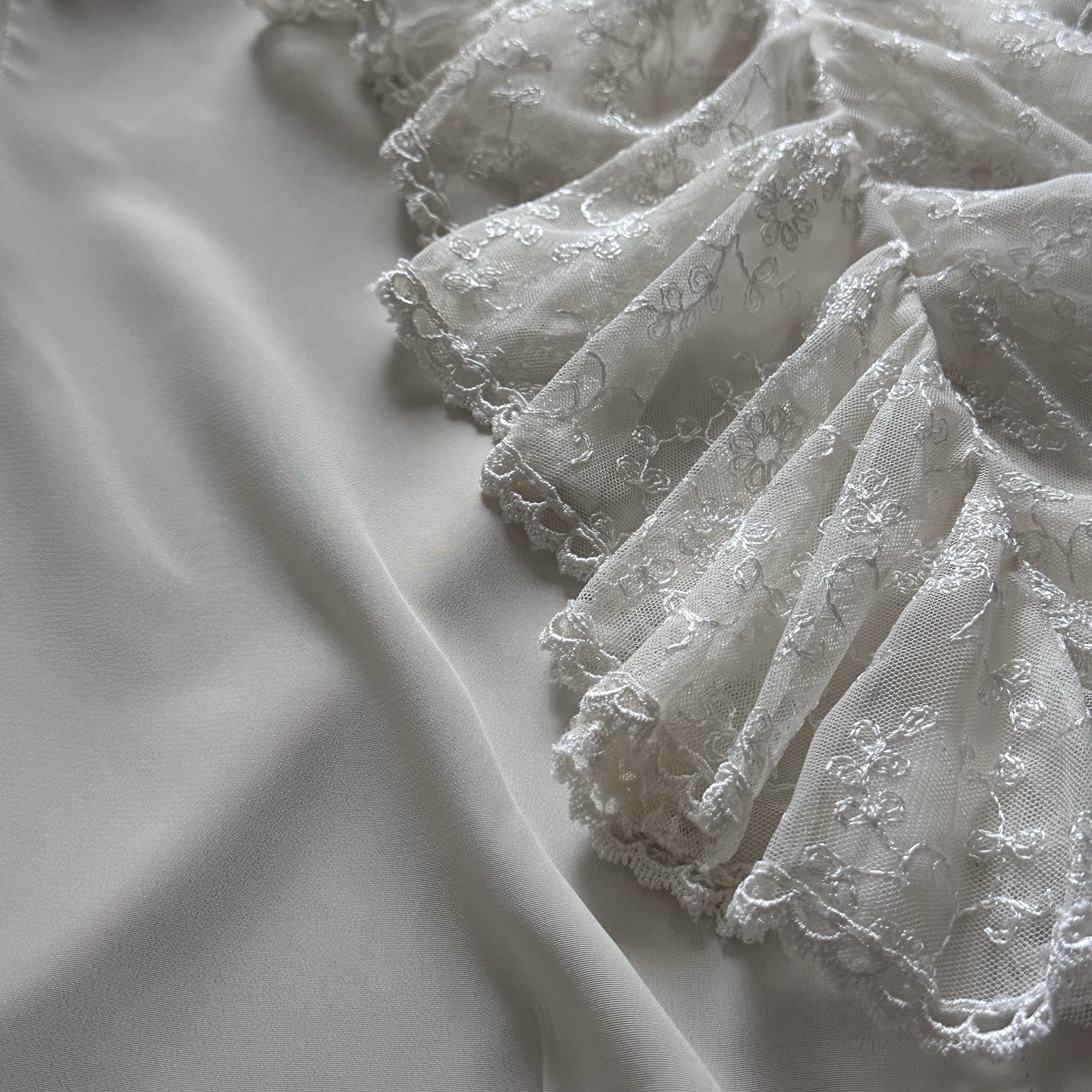 Vtg 80s Christie & Jill Blouse 14T White Lace Jabot Ruffle Secretary Romantic