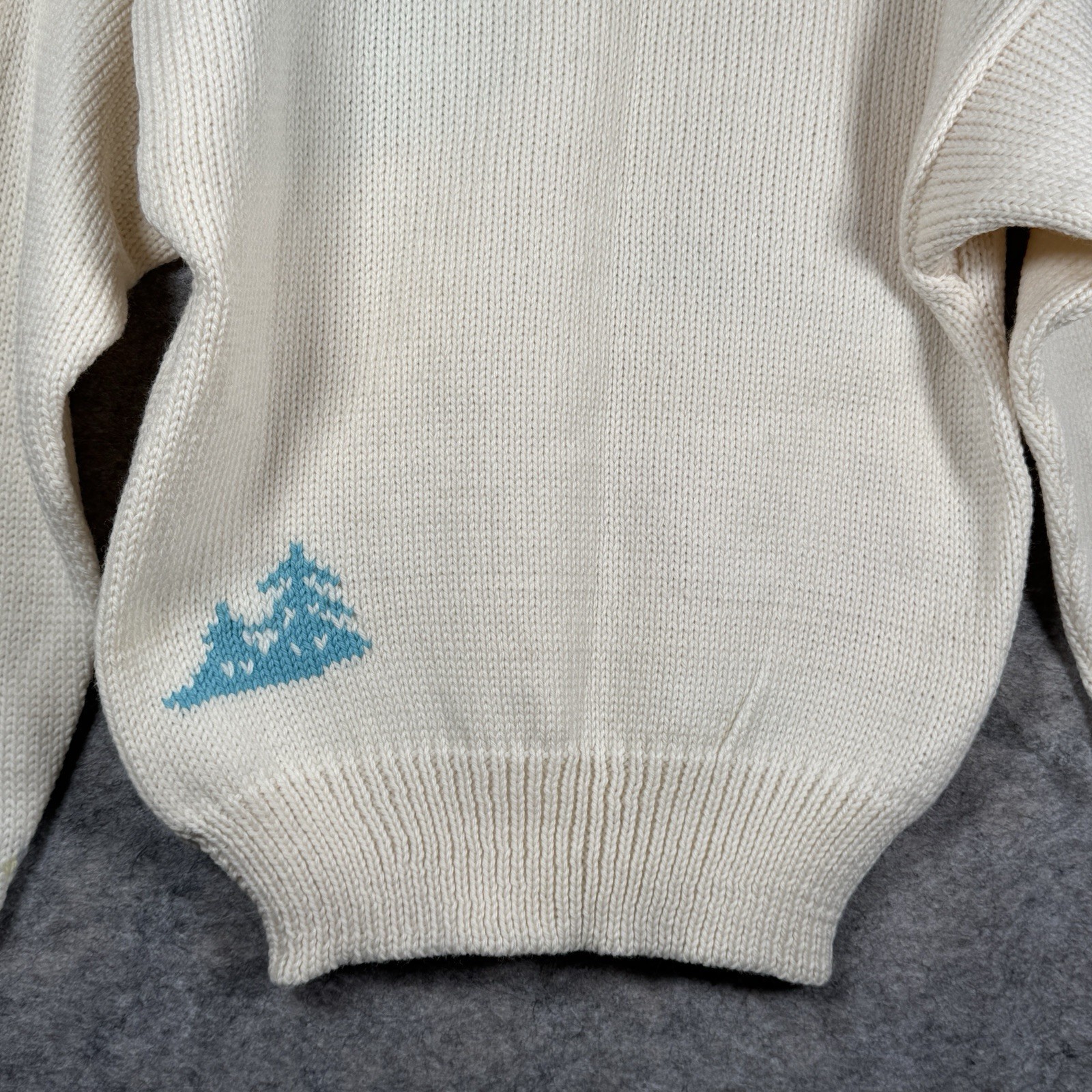 Womens Marceau White Blue Pink Holiday Theme Hand Knit Wool Sweater Size L 17×24
