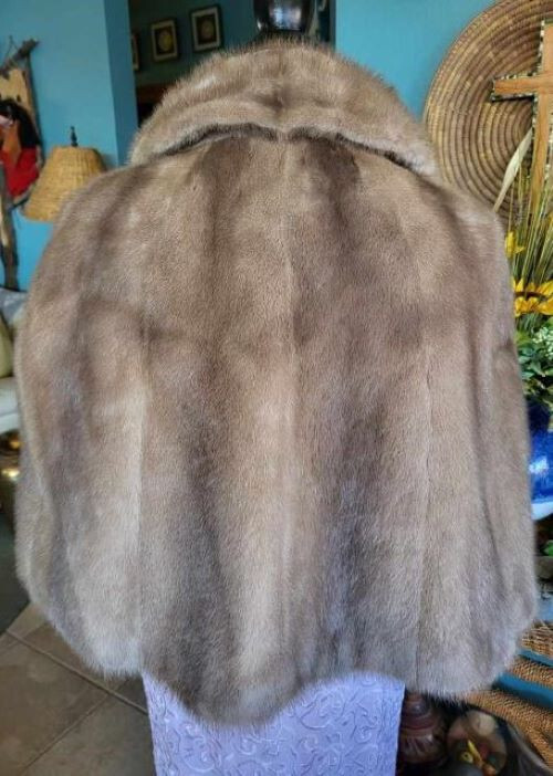 1950’s Natural Honey Mink Fur Cape with Collar and Pockets