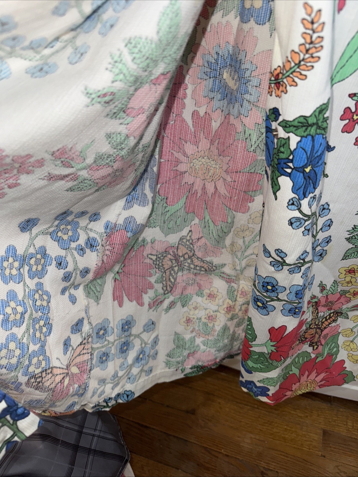 Rare Vintage 60’s 70’s Flower Butterfly Fashions Robes Look
