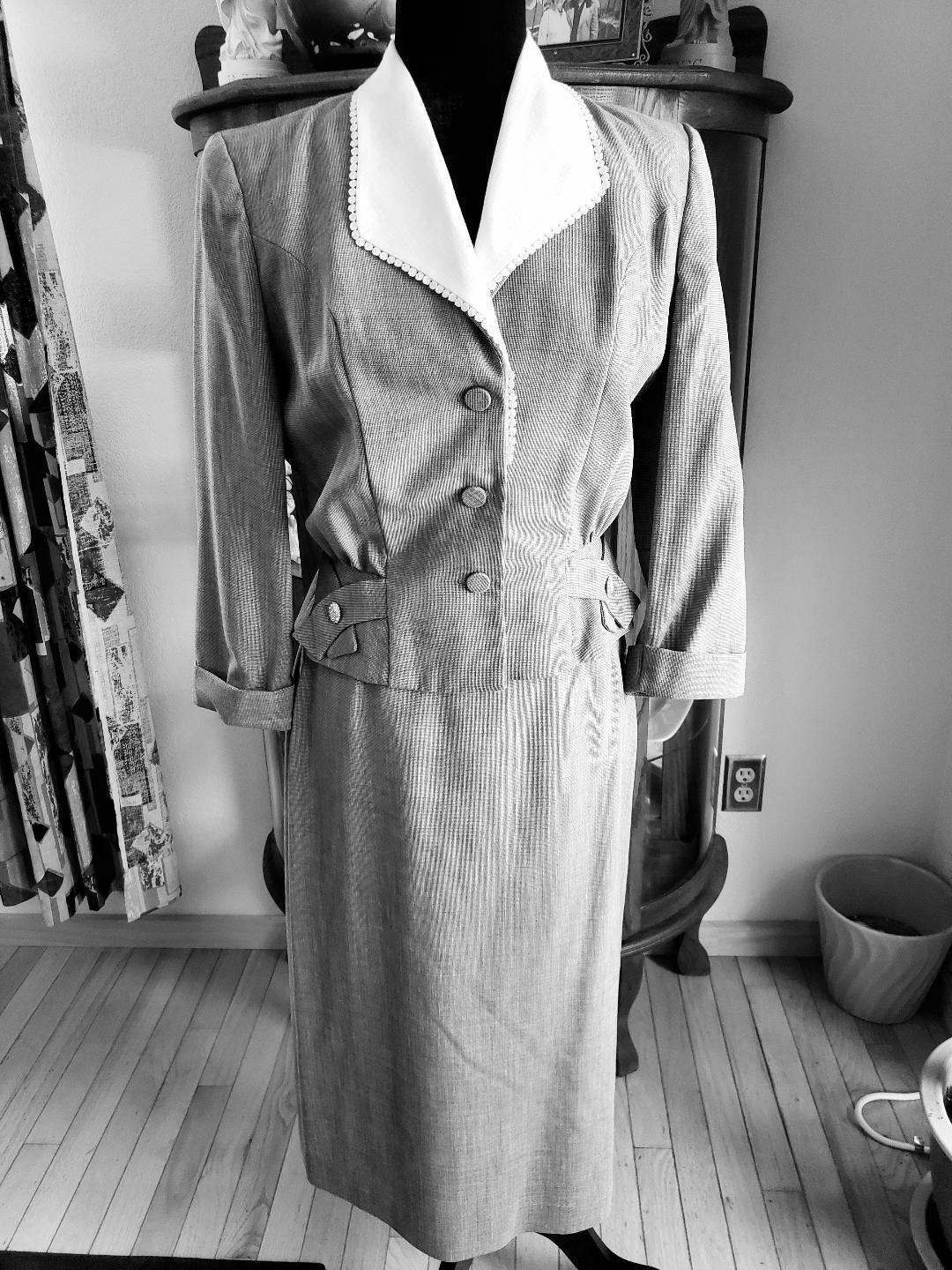 1950’s “Gloria Swanson, Forever Young” Summer/Fall Suit