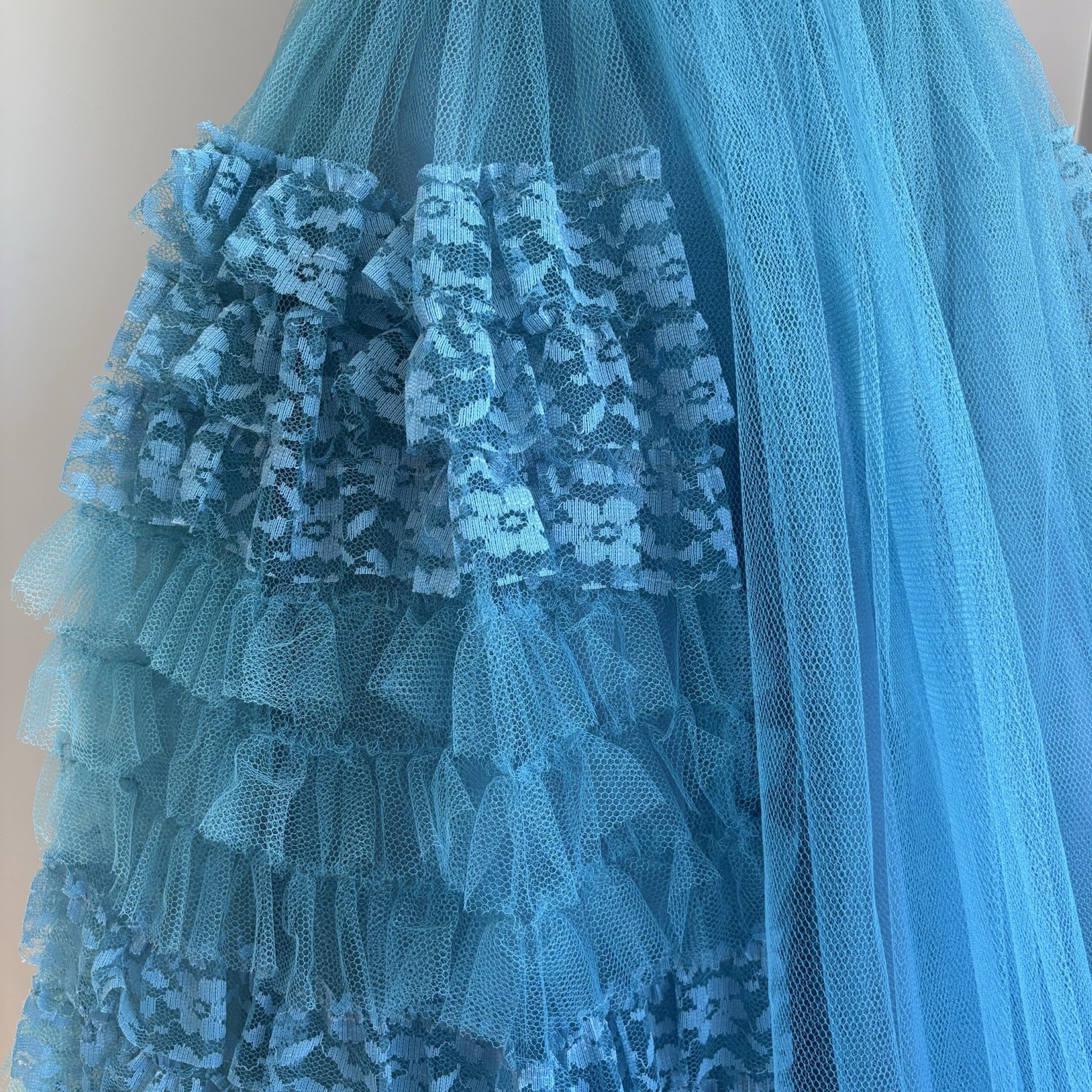 Vintage 1950’s Blue Ruffled Tulle & Lace Strapless Cupcake Prom Party Dress XS