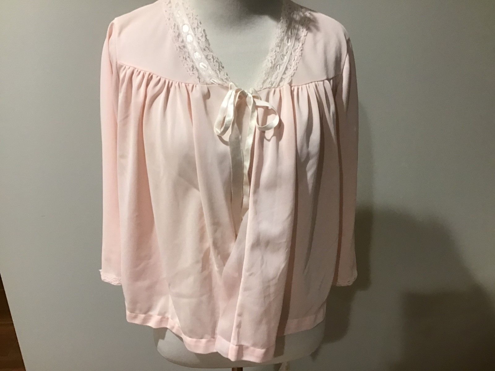 Vintage Lorraine Bed Jacket Pink Lace Ribbon Medium Boudoir Lingerie Robe Top