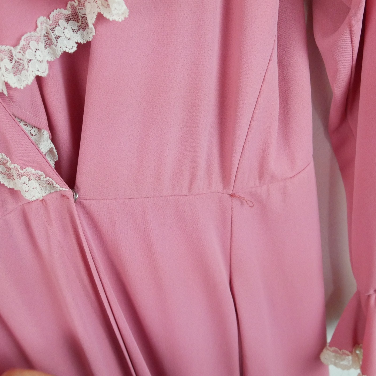 Vintage Small Robe Pink Lace Ruffle Collar Coquette Dollette Retro Dainty Long