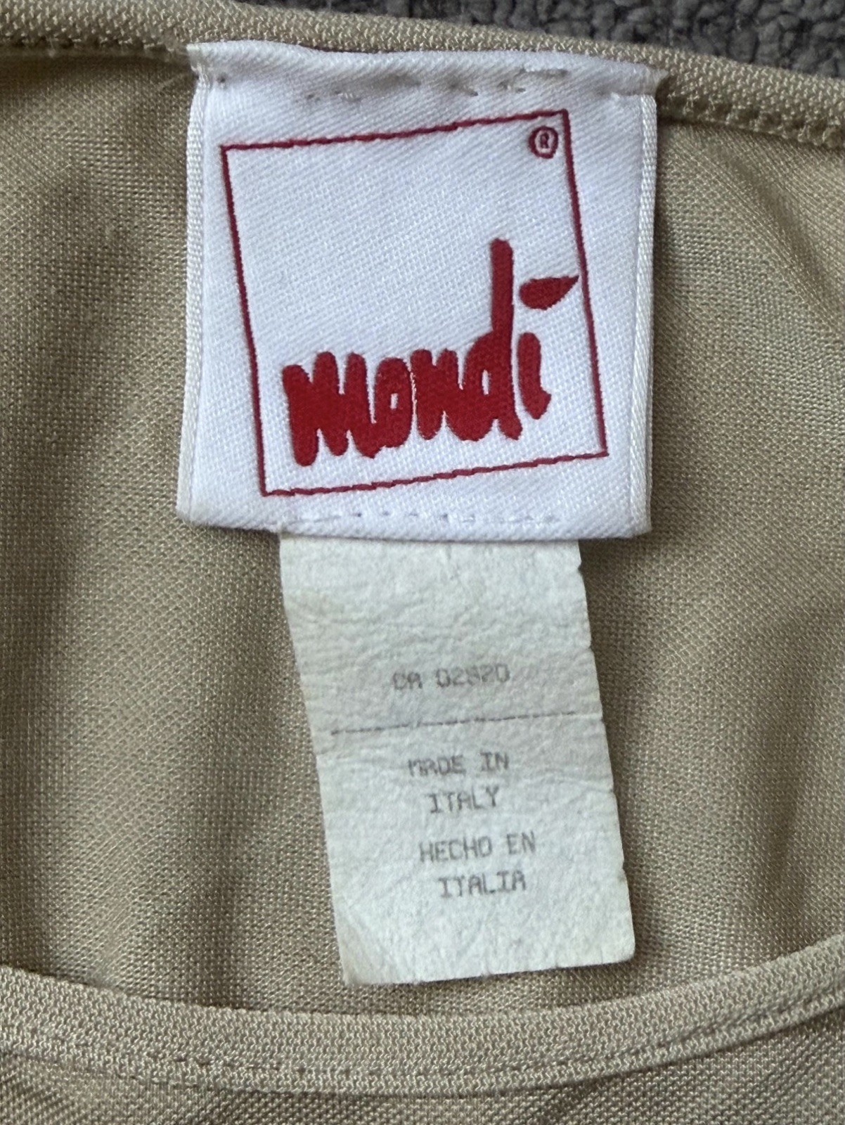 Vintage 90s Mondi Munich Minimalist Beige Scoop Neck Stretch Top – Size Medium
