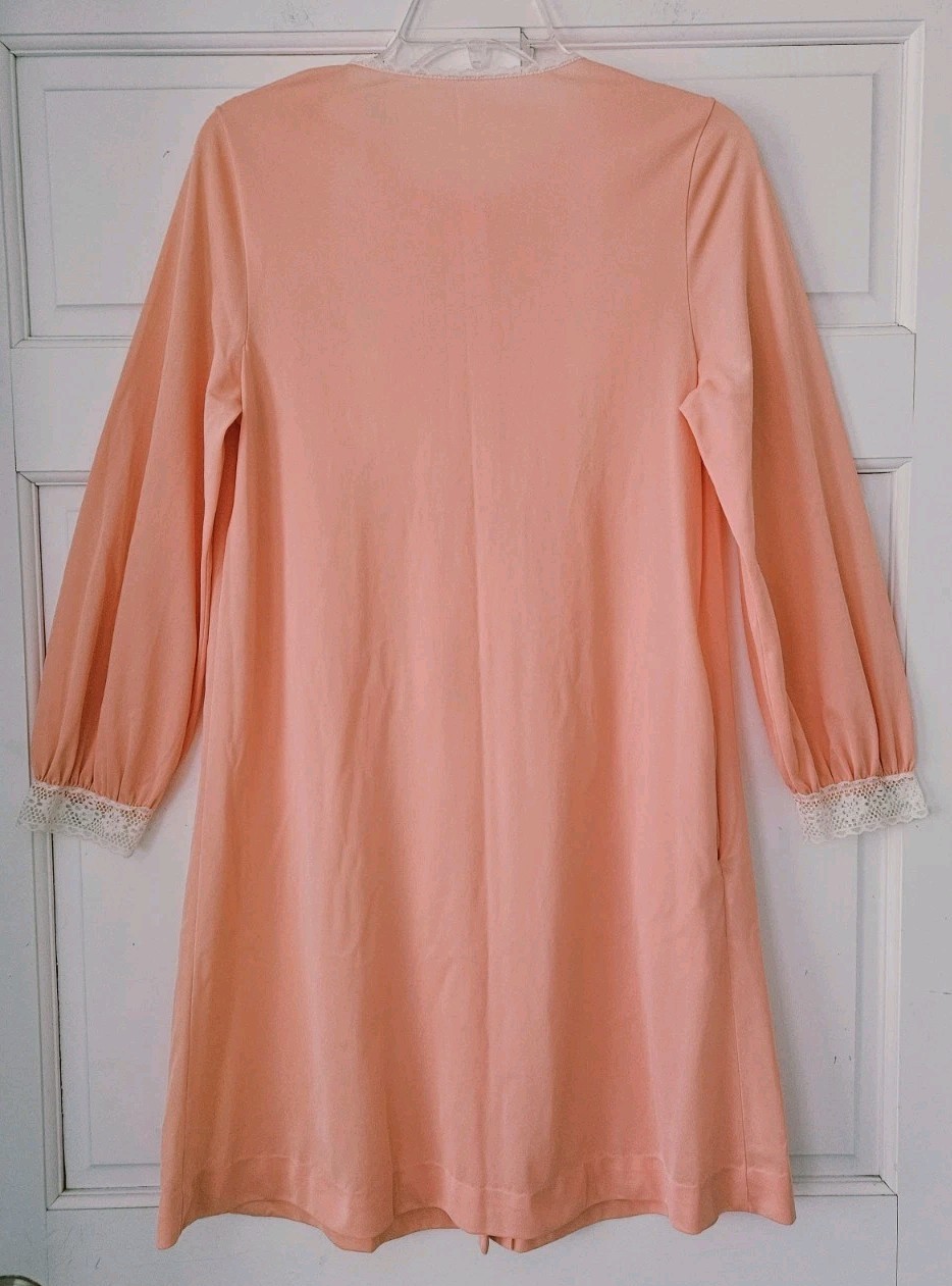 Vtg 60s Gossard Artemis Button Gown Robe Women Small Peach White Lace Trim Cuff