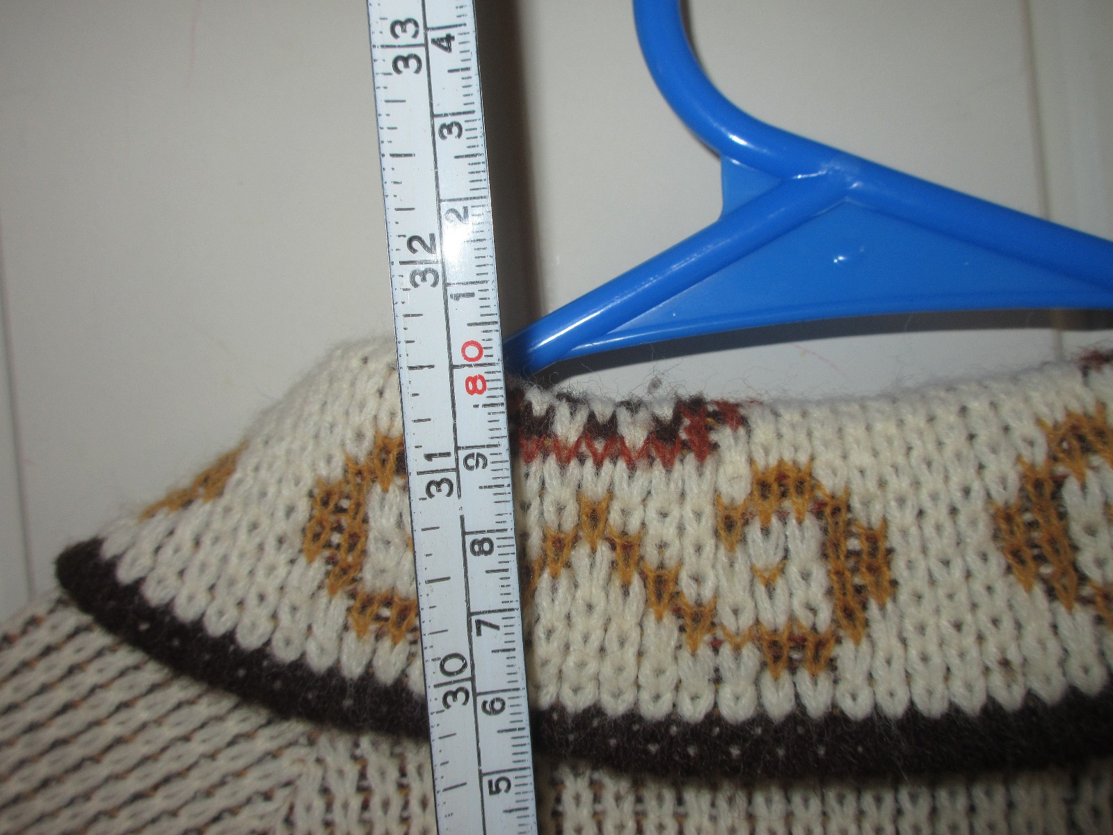 Sturbridge Vintage 1970s Knit Poncho Cape Scandenavian Hippie Western One Size!