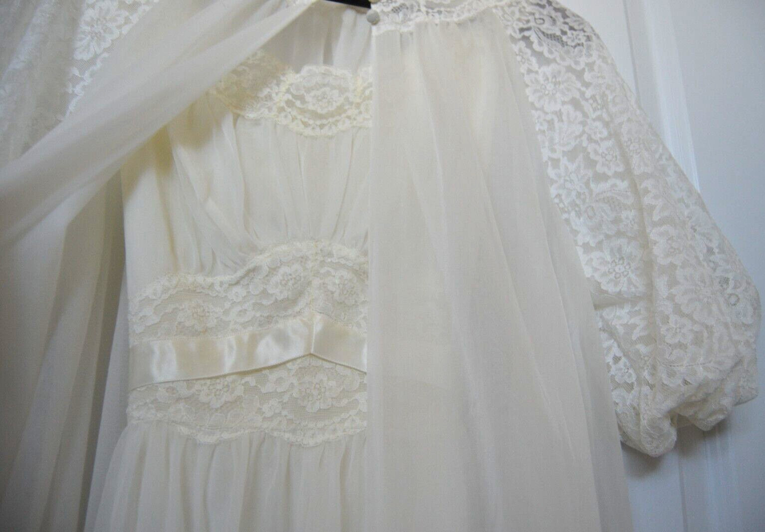 Vintage VANITY FAIR Nightgown Robe Peignoir Set Small Ivory Long Lace Nylon Puff