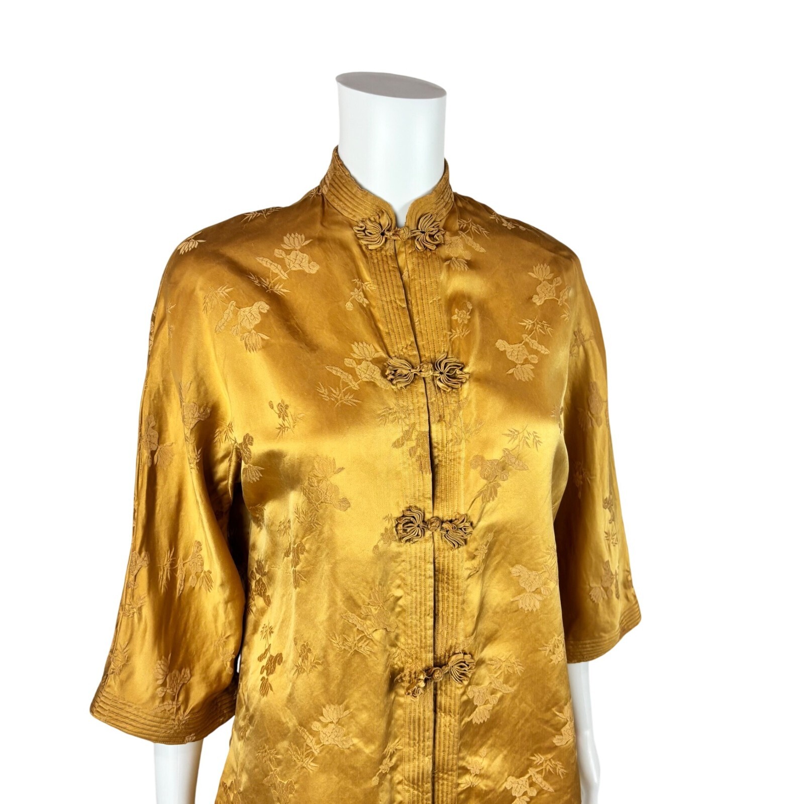 Vintage 70s Cheongsam Jacket Women’s Small Gold Floral Jacquard Frog Closures Dy