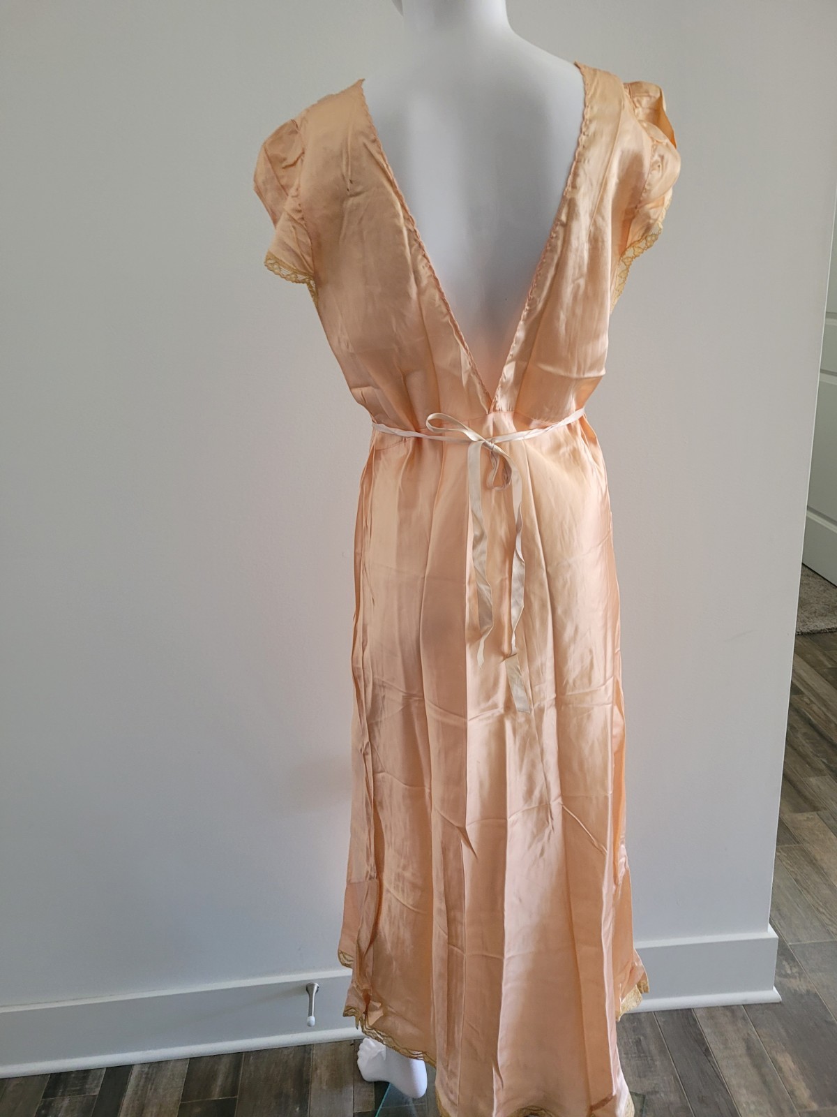 Vintage 1930s Peach Nightgown w Lace Trim & Ribbons Unworn Size 40