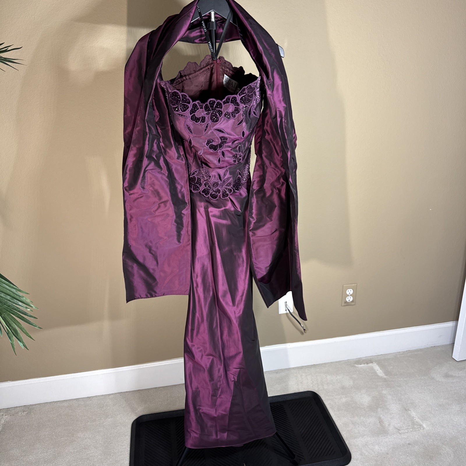 Le Gala By Mon Cheri Purple Plum Beaded Long Gown Size 10