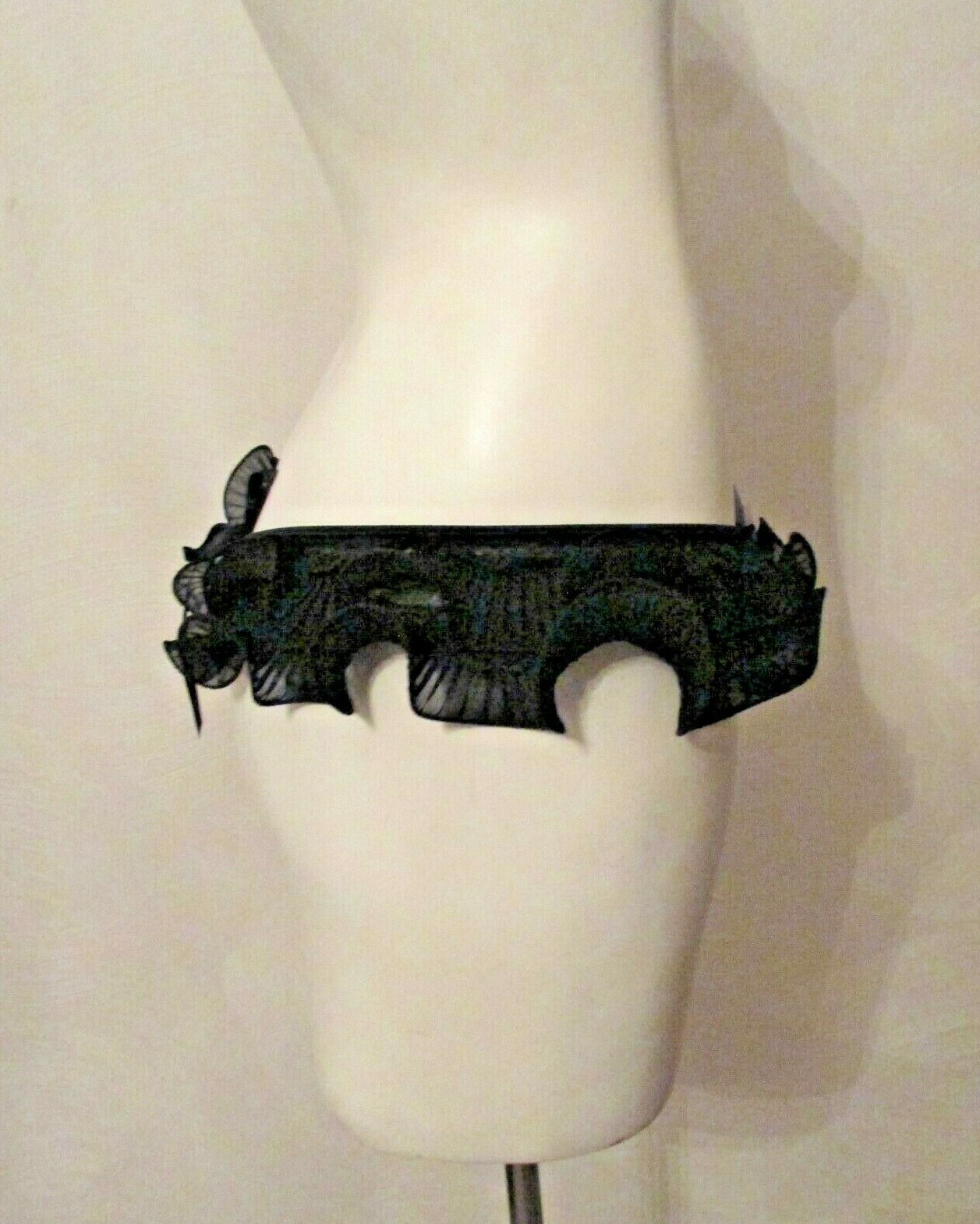 JC Penney Delicates J8365 Black Nylon Ruffled V-G-String Bikini Thong Panties 5