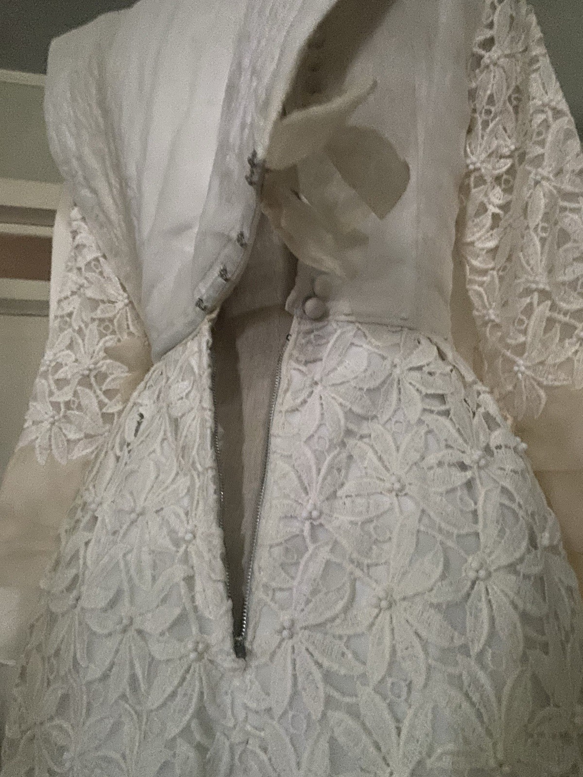 Vtg Soft White/Off White Embroid/Floral Handmade Wedding Dress W/Train-XS