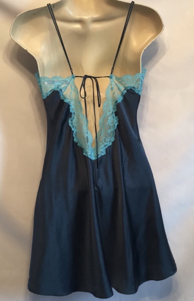 Y2K Victoria’s Secret 100% Silk Slip Nightgown Chemise Slip Blue Lace M 2003