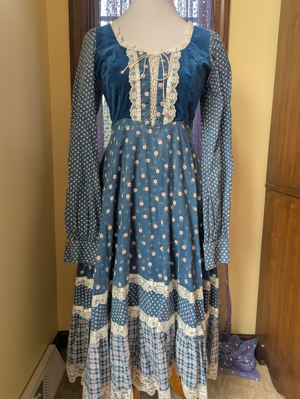 Vintage 70’s Gunne Sax Teal Blue Velvet Corset Floral Lace Tier Midi Dress Sz 11