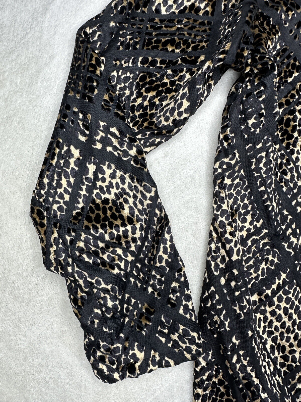 Zanana By Saraf Animal Print Button Down Long Sleeve Blouse Top Size Large Soft