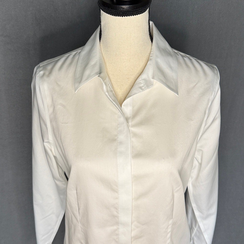 Chico’s White tailored Classic Timeless no iron Button Blouse size small medium