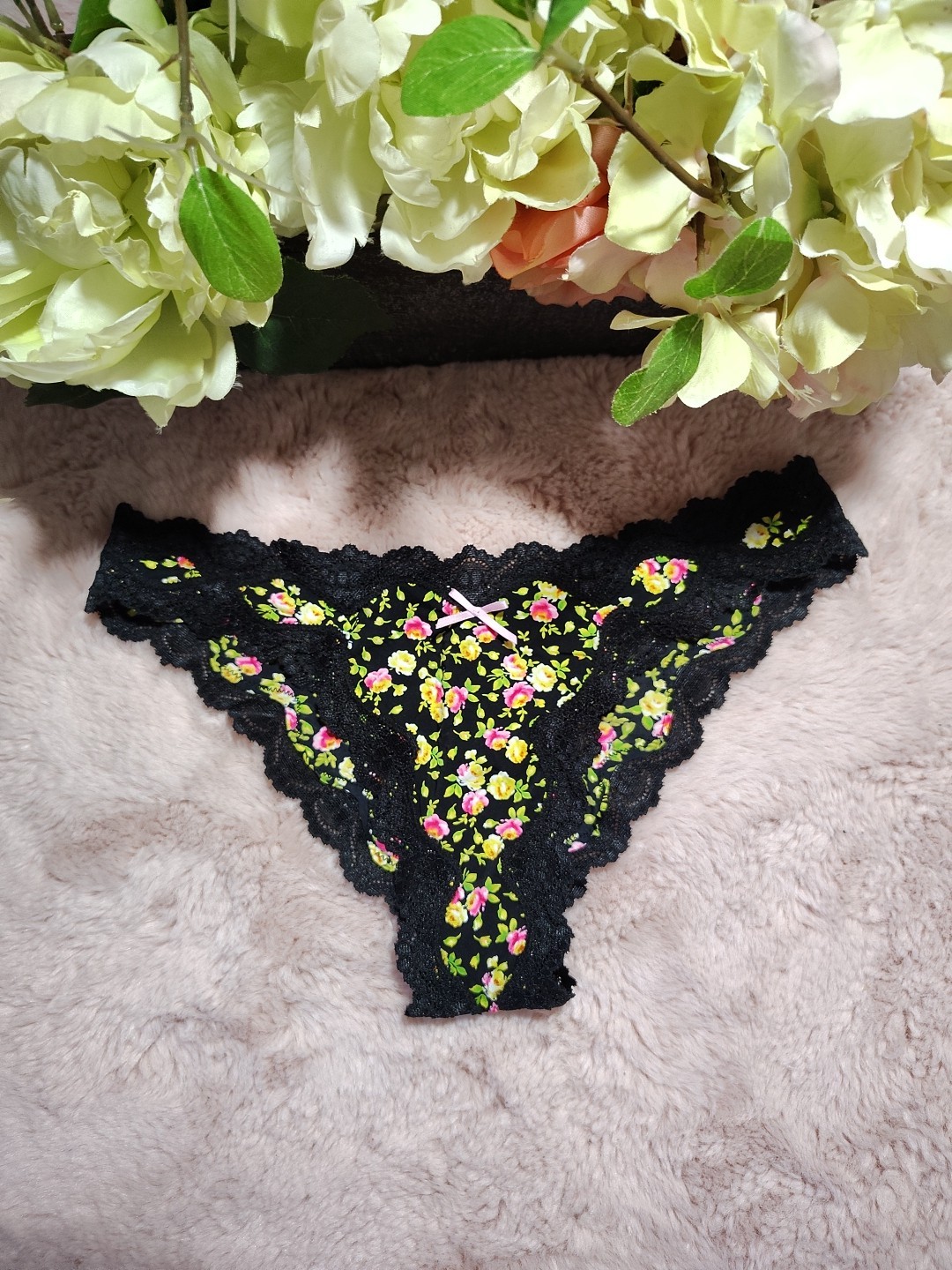 Vintage Victoria’s Secret Floral Rushed Back Cheekini OS/Year Of 2013