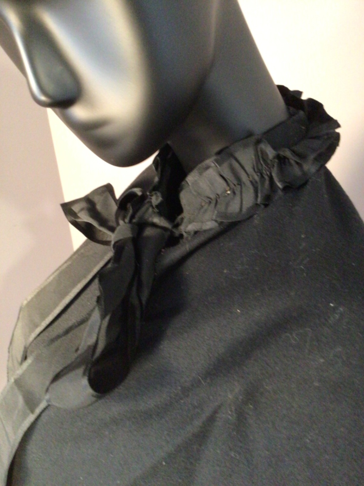 Authentic Vintage Victorian Black Wool Caplet Ruffled Collar & Ribbon Tie (E-32)