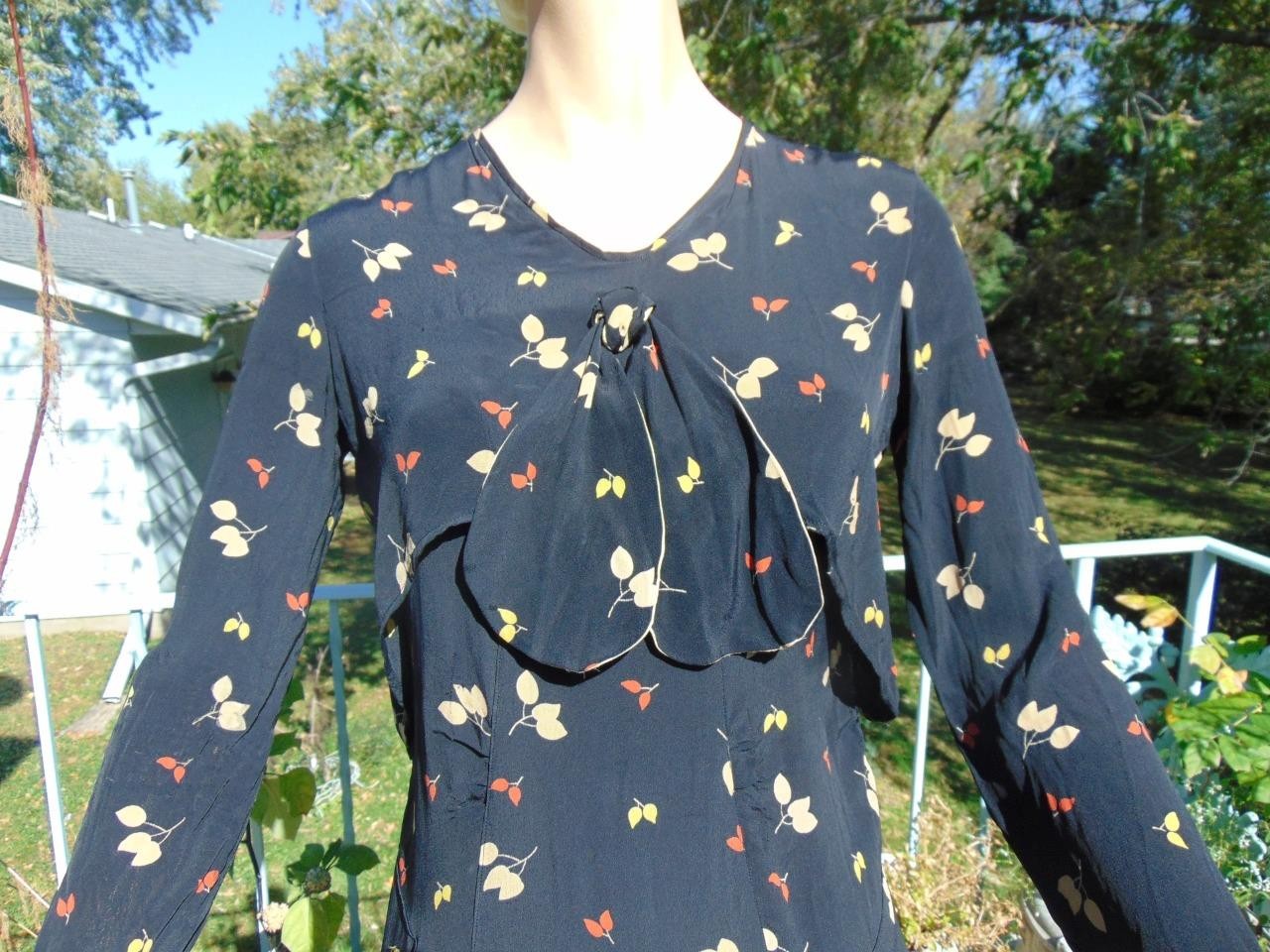 VTG 1930s Home Made Black Rayon Print Dress Deco Seaming 35B 30W