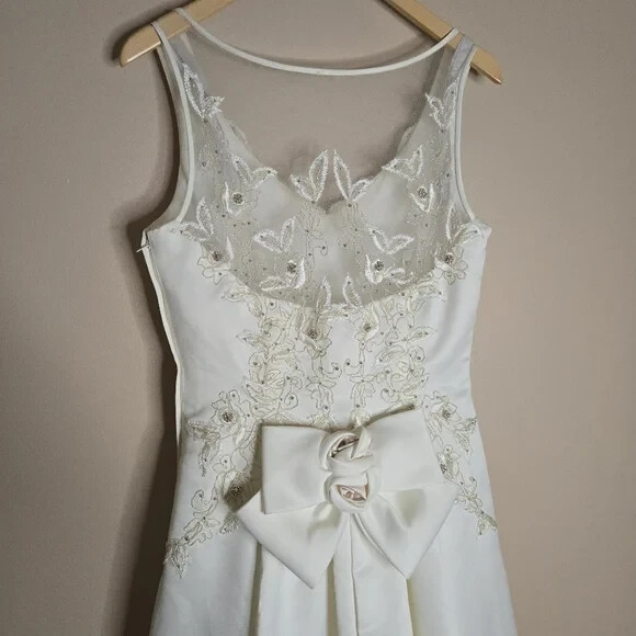 Moda Bella Vintage Off White Embroidered Gold Wedding Dress Gown with Train