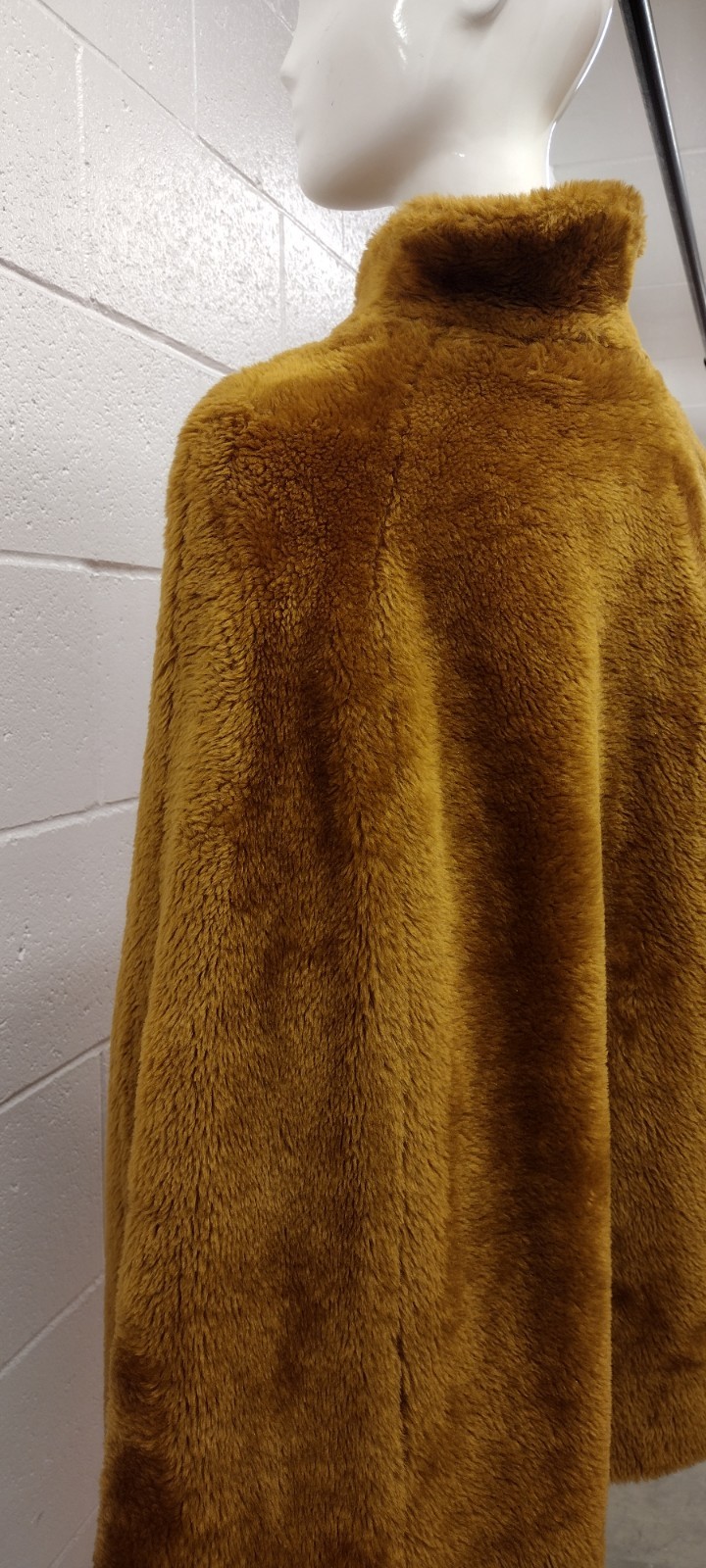70s Faux Fur Cape Bohemian Look Mustard Bronze Color ASIAN FROG BUTTONS Size S