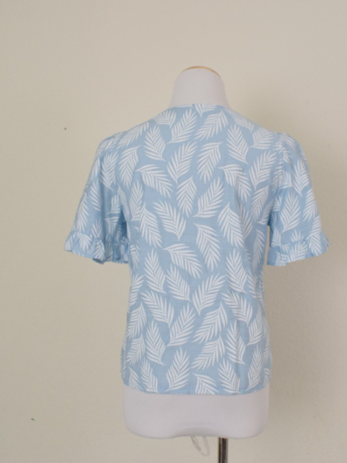 Vintage 90s Blue/White Palm Leaves Fitted Button Blouse