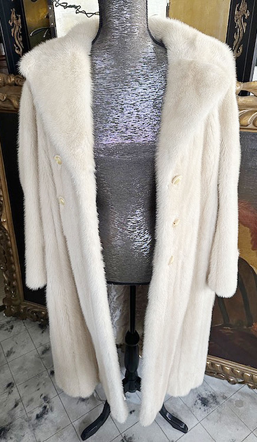 Vintage 1950’s 1960s Double Breasted EMBA Mink Fur Coat – Pale Beige Blond, Soft
